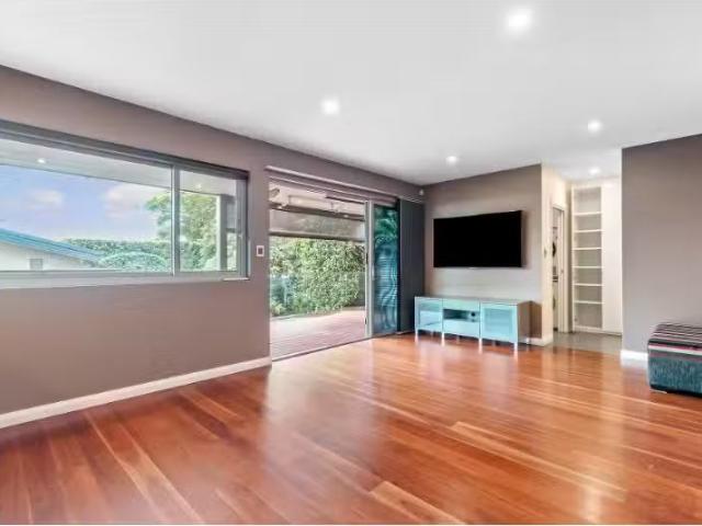 Deal! 2/16 Parr Parade, Narraweena Apartment for rent Listed.