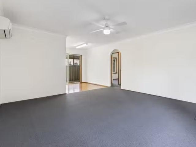 Cheap 2/1 3 Kitchener Road, Long Jetty Apartment for rent Lis.