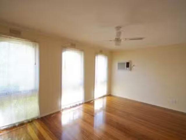Charming 21 Isaac Smith Crescent, Cranbourne VIC 3977