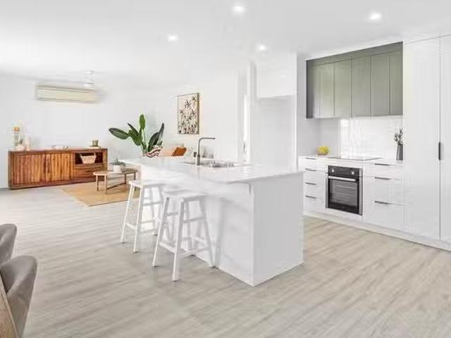 Deal! 21 Lakeside Way, Andergrove, QLD 4740
