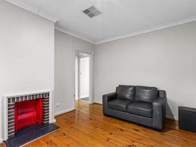 Charming 21 Mcfarlane Avenue, Mitchell Park, SA 5043