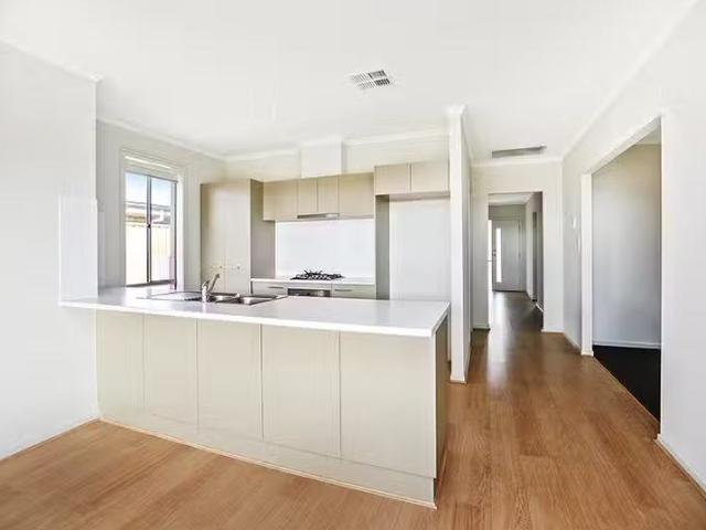 Charming 21 Orleans Avenue, Seaford Meadows, SA 5169