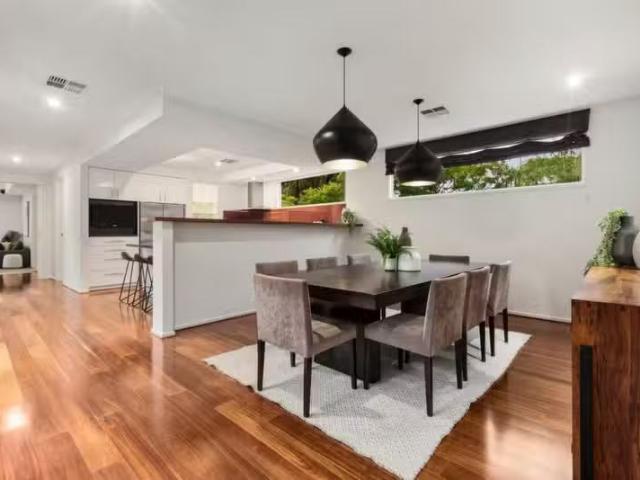 Deal! 21 Pembroke Street, Surrey Hills VIC 3127 House Leased