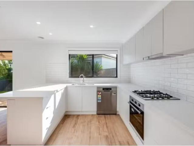 Deal! 21 Smiggins Drive, THURGOONA House for rent Listed by A.