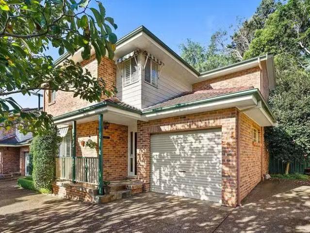 Unique 2/21 Brownlee Street, Mangerton, NSW 2500
