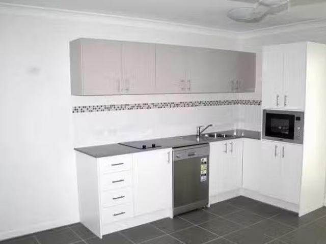 Cozy 2/25 Juxgold Avenue, Collingwood Park, QLD 4301