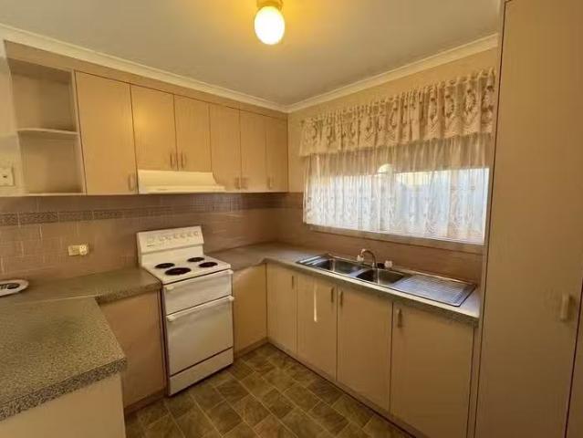 Nice 2/25 Vicarage Road, Leopold, VIC 3224 Unit for Rent