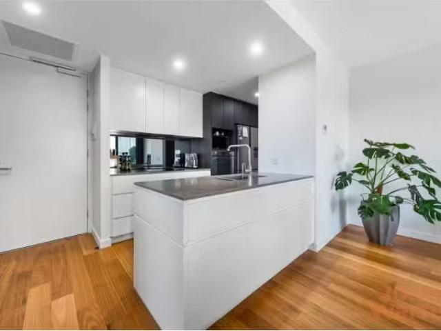 Just in! 228/45 Ainslie Avenue, Braddon Apartment for rent Li.