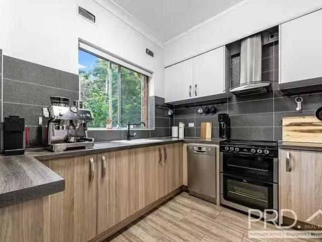 Nice 2/29 31 Warialda Street, Kogarah, NSW 2217