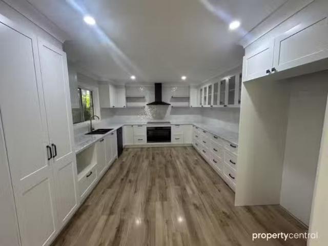 Nice 229 East Kurrajong Road, EAST KURRAJONG House for rent L.