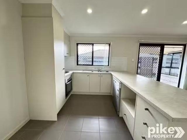 Cozy 22 Tara Grove, Bellmere, QLD 4510