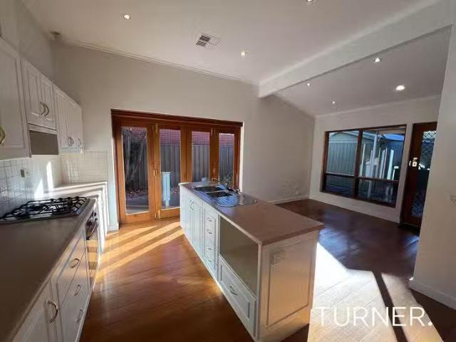 Cozy 22 Williams Avenue, Glenelg East, SA 5045