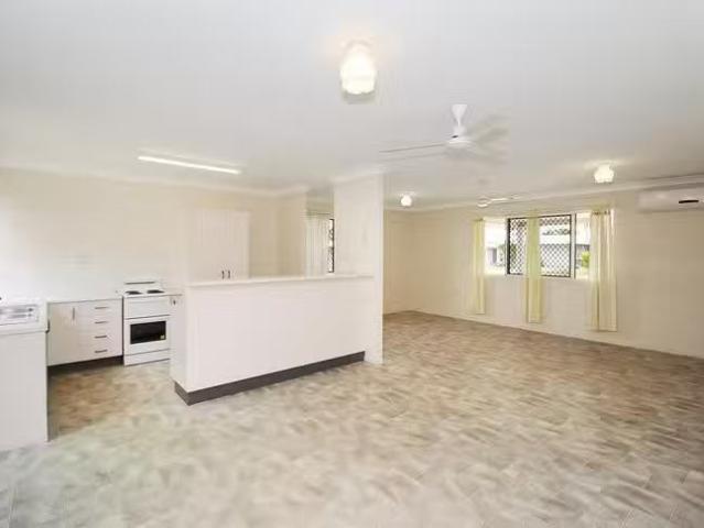 Nice 22 Amber Avenue, Rasmussen, QLD 4815