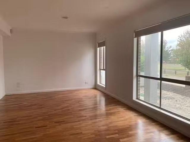 Unique 22 Brookvale Court, Roxburgh Park, VIC 3064