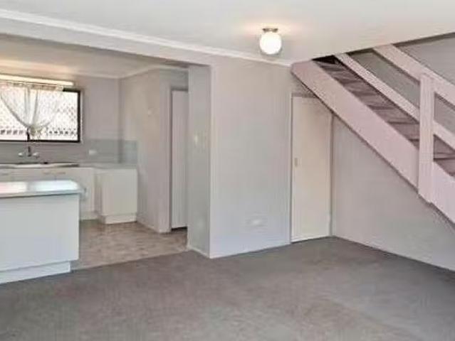 Cheap 2/2 Cognac Court, Kingston, QLD 4114
