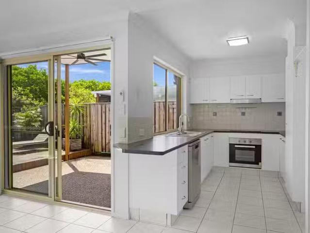 Rental! 22 Majorca Crescent, Varsity Lakes, QLD 4227