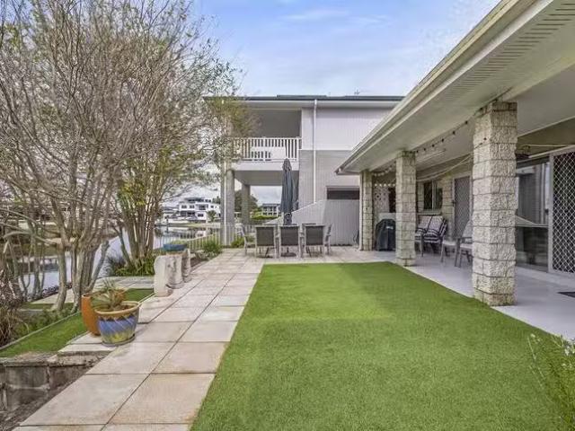 Rental! 22 Pearl Key, Broadbeach Waters, QLD 4218