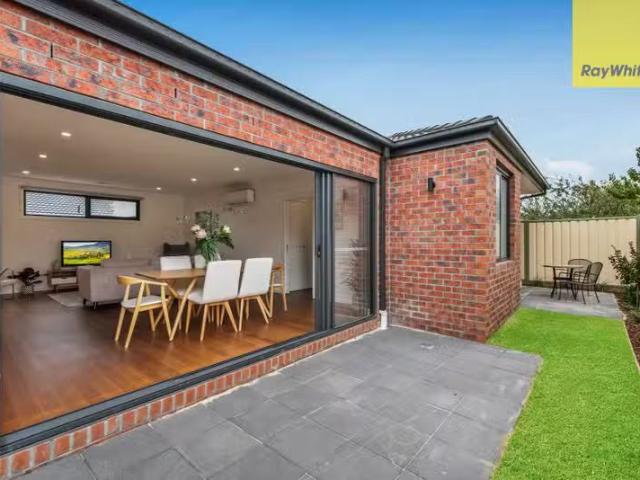 Rental! 2/2 Sirius Court, Keilor Downs VIC 3038