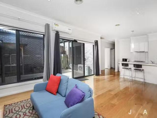 Rental! 2/30 Camperdown Avenue, Sunshine North, VIC 3020