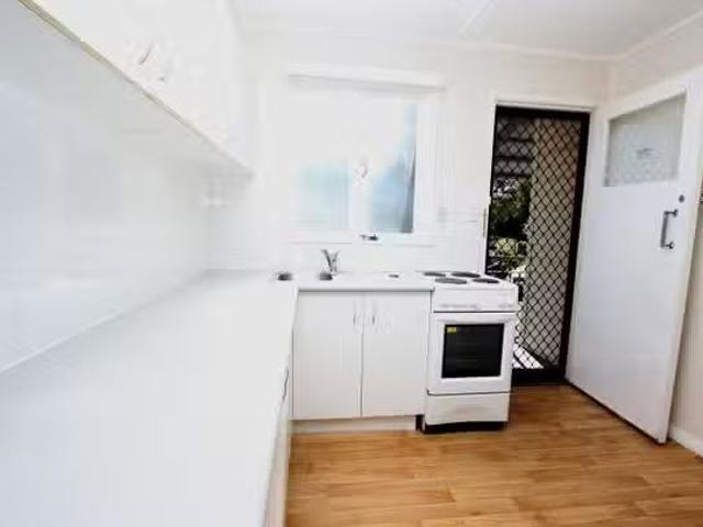 Unique 2/32 Harcourt Road, DARRA, QLD 4076 House for Rent