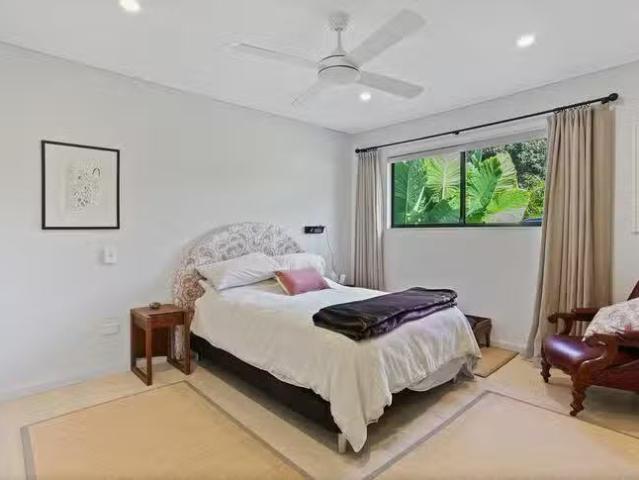 Nice 233A Gloucester Road, Beverly Hills, NSW 2209