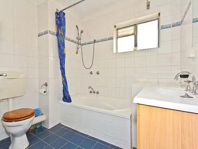 Deal! 2/39 Barton Road, Hawthorne, QLD 4171