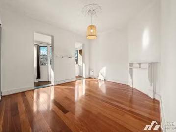 Just in! 2/39 Military Road, Neutral Bay, NSW 2089