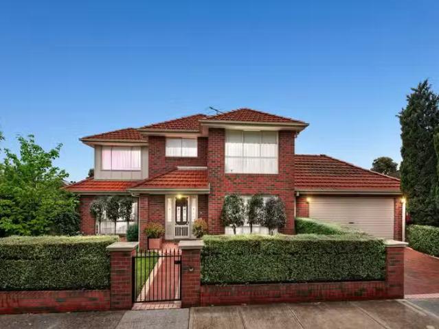 Nice 27 Tiffany Grove, South Morang VIC 3752