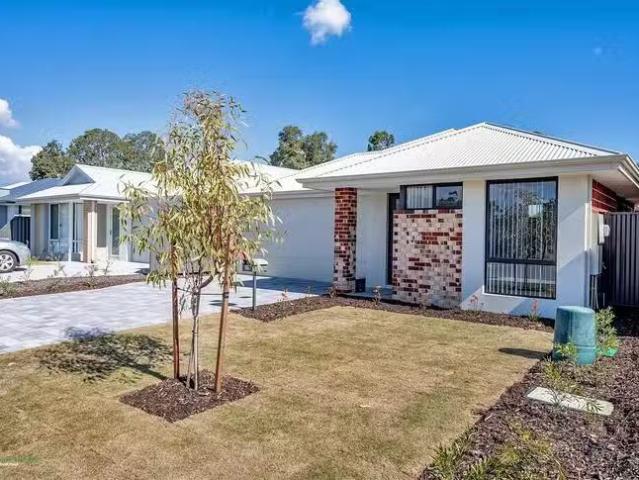 Nice 27 Woongan Street, Southern River, WA 6110