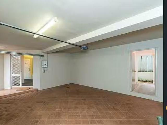 Cozy 2/7 Leonard Street, Victoria Park, WA 6100