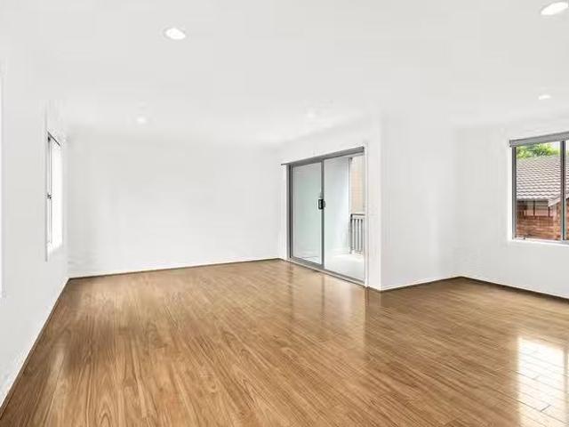 Unique 2/40 Virginia Street, North Wollongong, NSW 2500