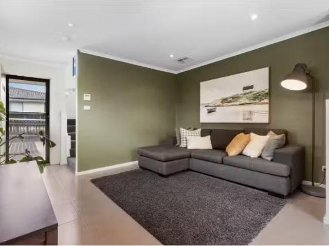New 2/42 Buttle Street, Queanbeyan Townhouse for rent Listed.