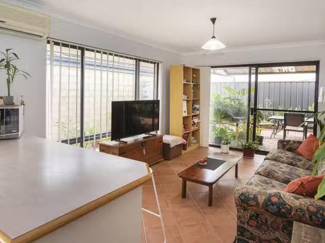 Charming 2/43 Kittyhawk Grove, Geographe, WA 6280