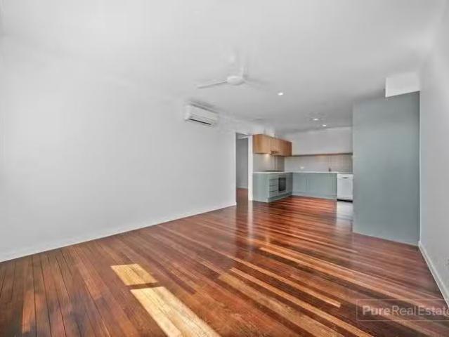Unique 2/48 Dunellan Street, Greenslopes, QLD 4120