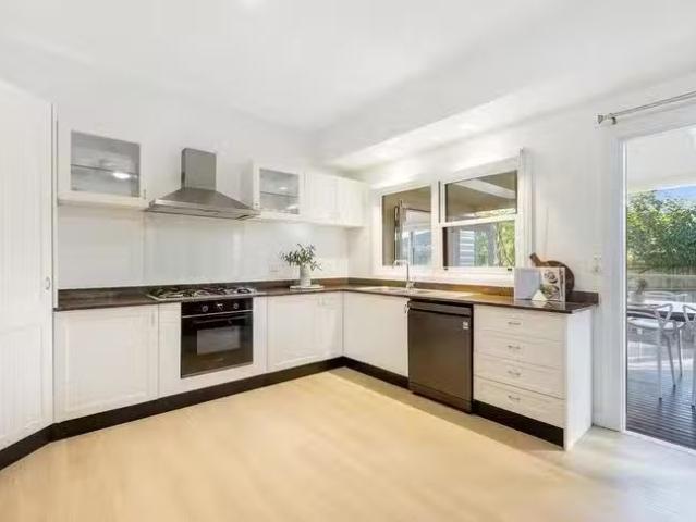 Cheap 24 Warruga Crescent, Berowra Heights, NSW 2082