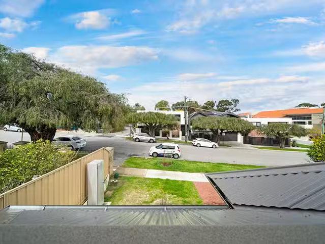 New 2/4 Britannia Road, Mount Hawthorn, WA 6016