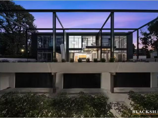 New 2/4 Endeavour Street, Red Hill Townhouse for rent Listed.