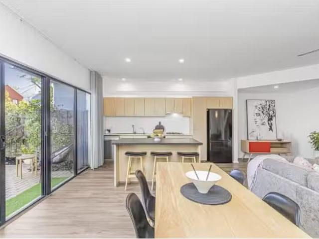 Just in! 24 Kulbardi Loop, ASCOT Townhouse for rent Listed by.