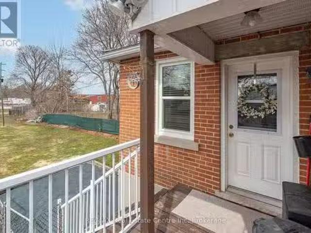 Deal! 24 Lindsay Street, Kawartha Lakes Fenelon Falls, ON, K.