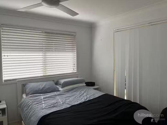 Nice 2/4 Lucas Place, Labrador, QLD 4215