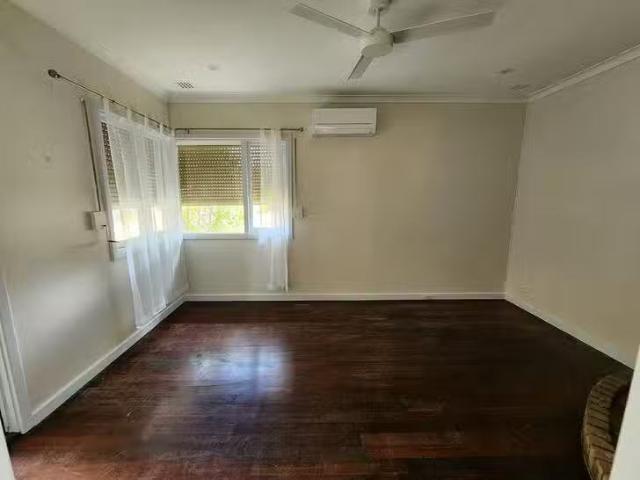 Cheap 24 Manolas Way, Girrawheen, WA 6064