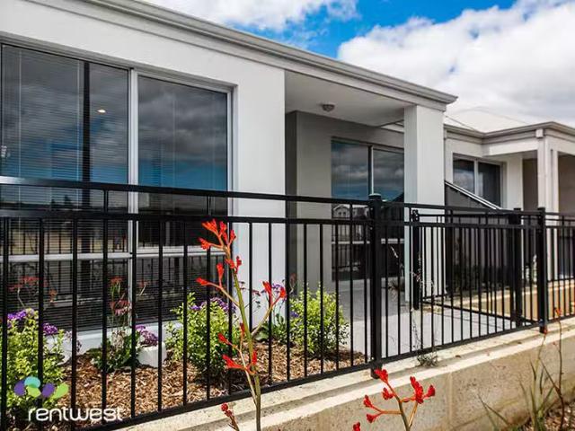 For Rent! 24 Snowden Street, Hammond Park, WA 6164