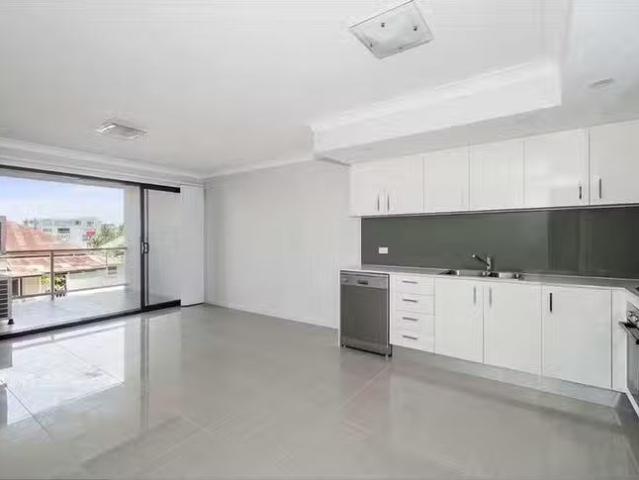Charming 25/13 15 Norman Street, Wooloowin, QLD 4030