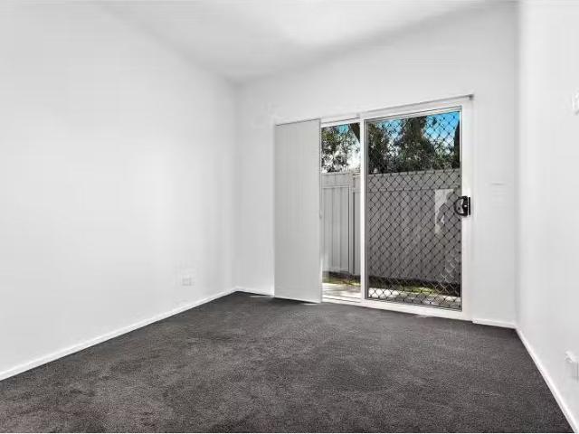 Cheap 251A Box Road, Sylvania Apartment for rent Listed by Ge.