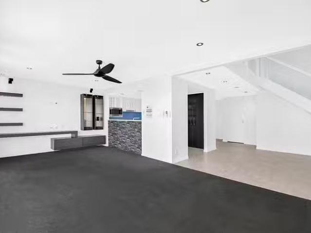 Charming 25/28 32 Vantage Point Drive, Burleigh Heads, QLD 4220