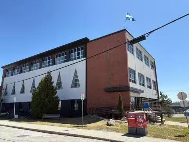 Just in! 255Rdc Av. Principale, Rouyn Noranda, QC, J9X 7G9 c.