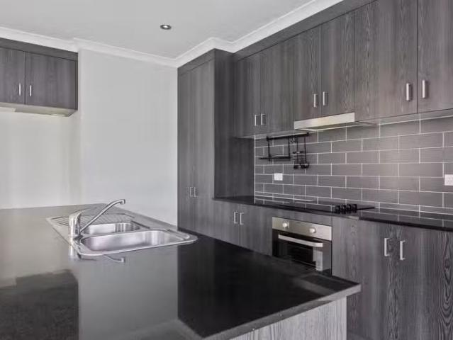 New 25 Varsity Crescent, NORMAN GARDENS, QLD 4701 House for.