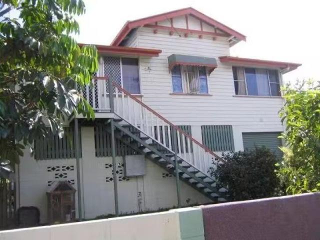 Nice 25 Bayswater Terrace, Hyde Park, QLD 4812
