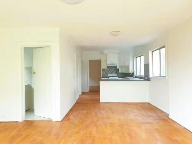 Cheap 25 Carlyon Street, Ormond VIC 3204 House For Lease