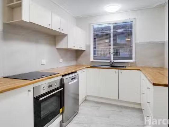 Rental! 25 Chalmers Street, Port Macquarie, NSW 2444 Duplex.